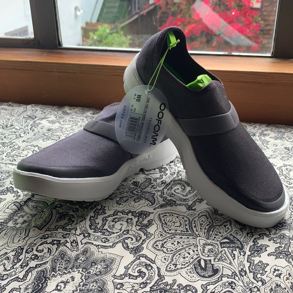 OOFOS - Low Pull-on Sneaker - White/Slate Purple 8